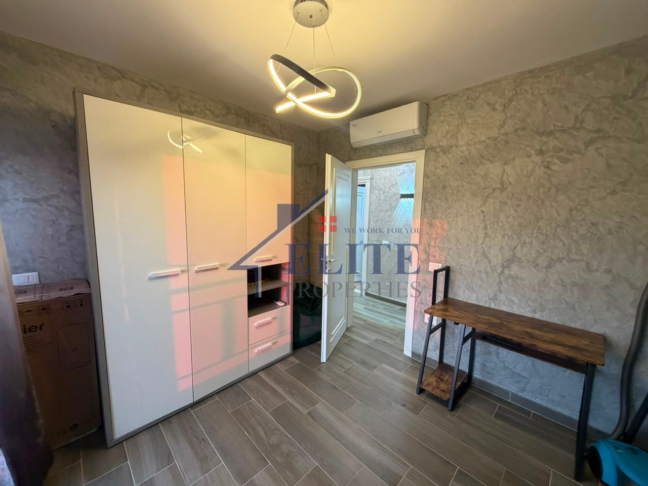 Super Penthouse me Qira pranë Farmacisë 10, Rruga e Dibrës – Afër QSUT