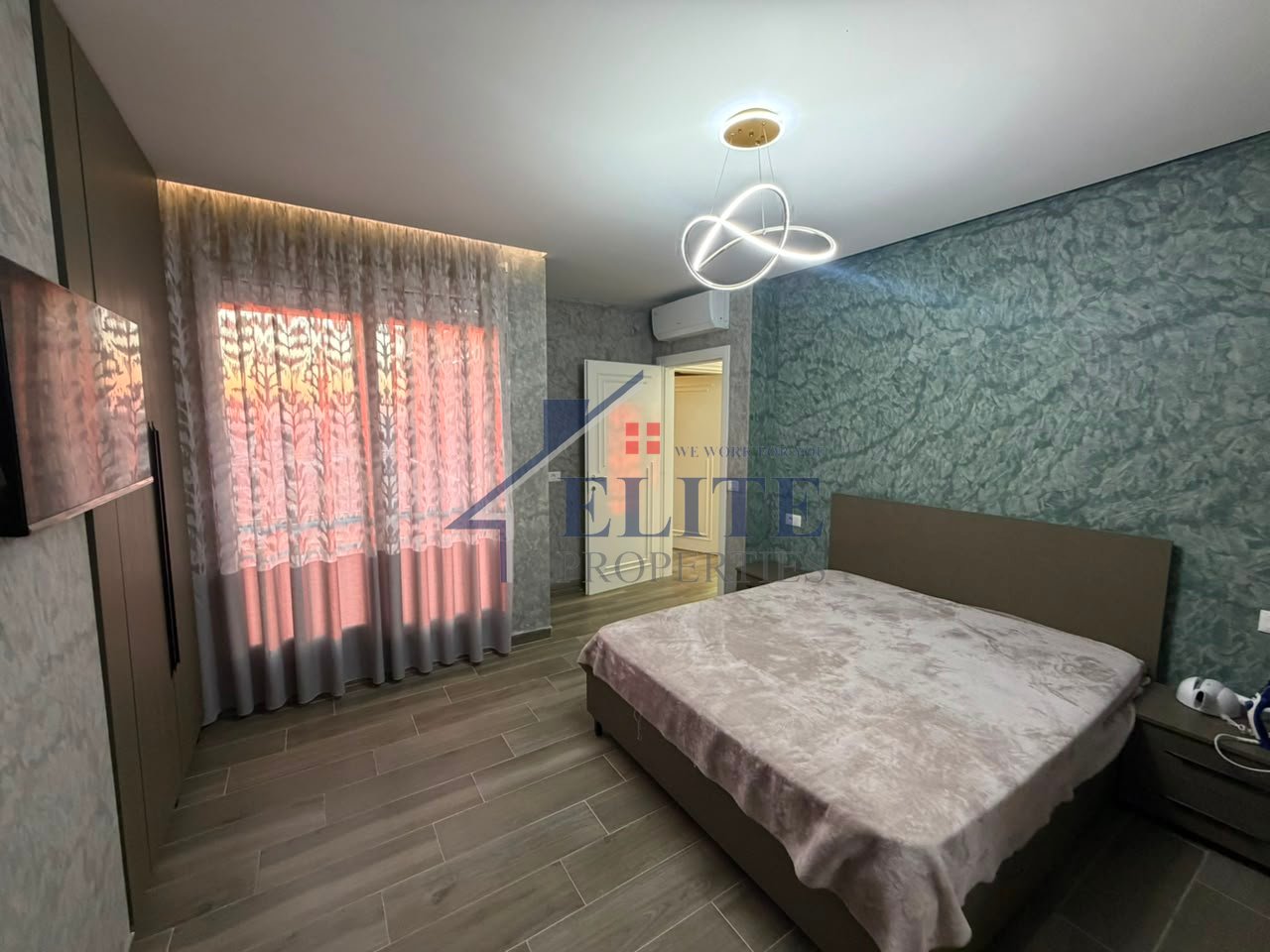 Super Penthouse me Qira pranë Farmacisë 10, Rruga e Dibrës – Afër QSUT