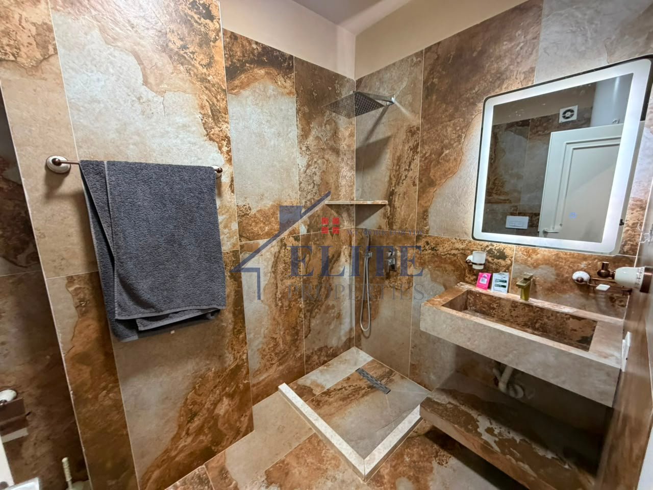 Super Penthouse me Qira pranë Farmacisë 10, Rruga e Dibrës – Afër QSUT
