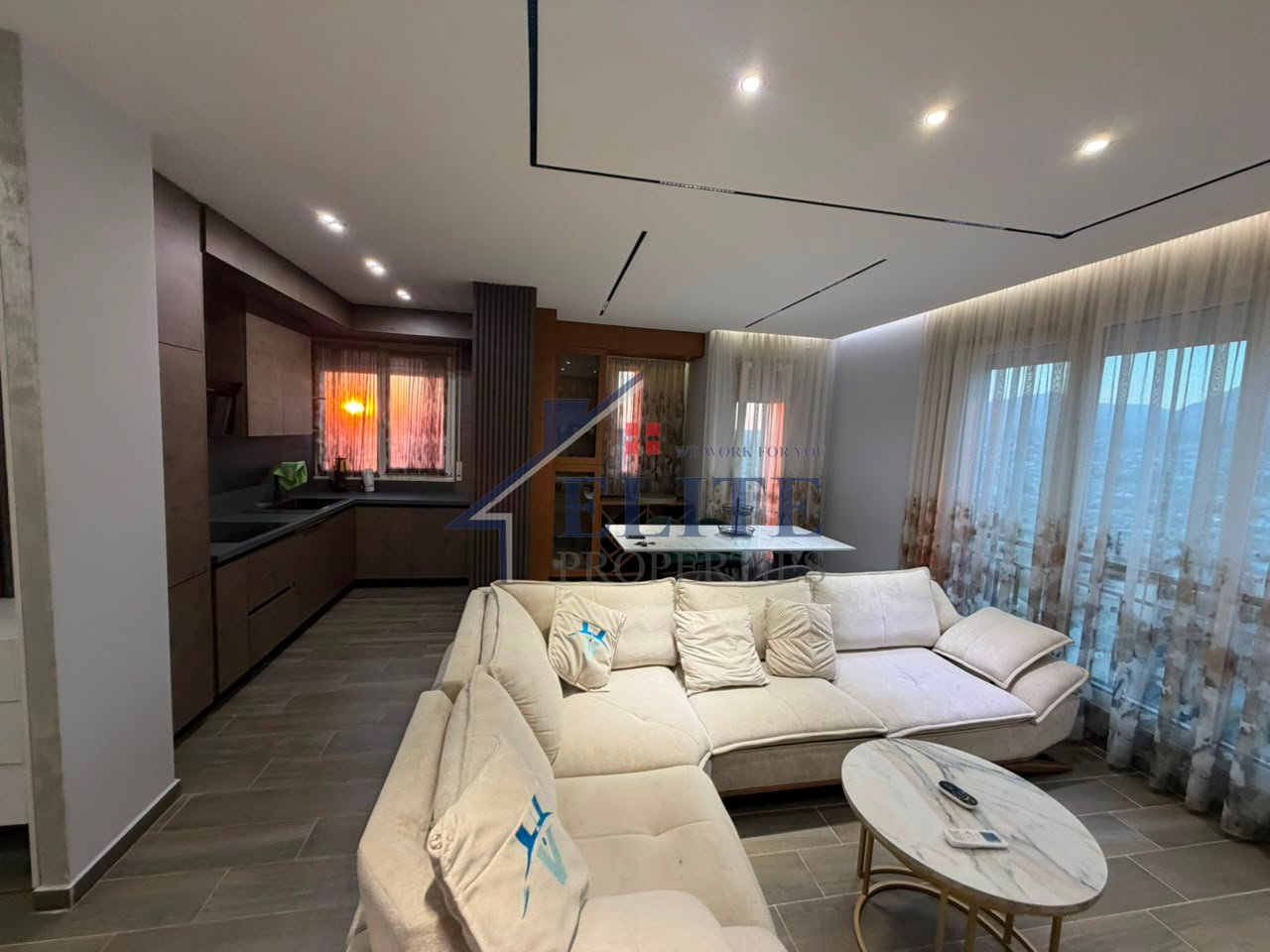 Super Penthouse me Qira pranë Farmacisë 10, Rruga e Dibrës – Afër QSUT