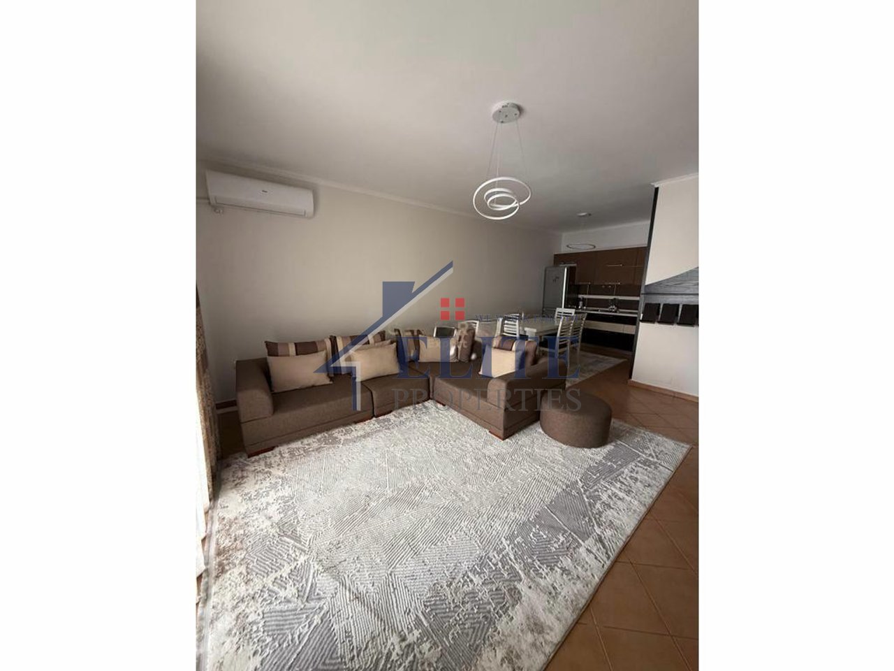 Astir, vicino a Villa L, appartamento 2+1 in affitto