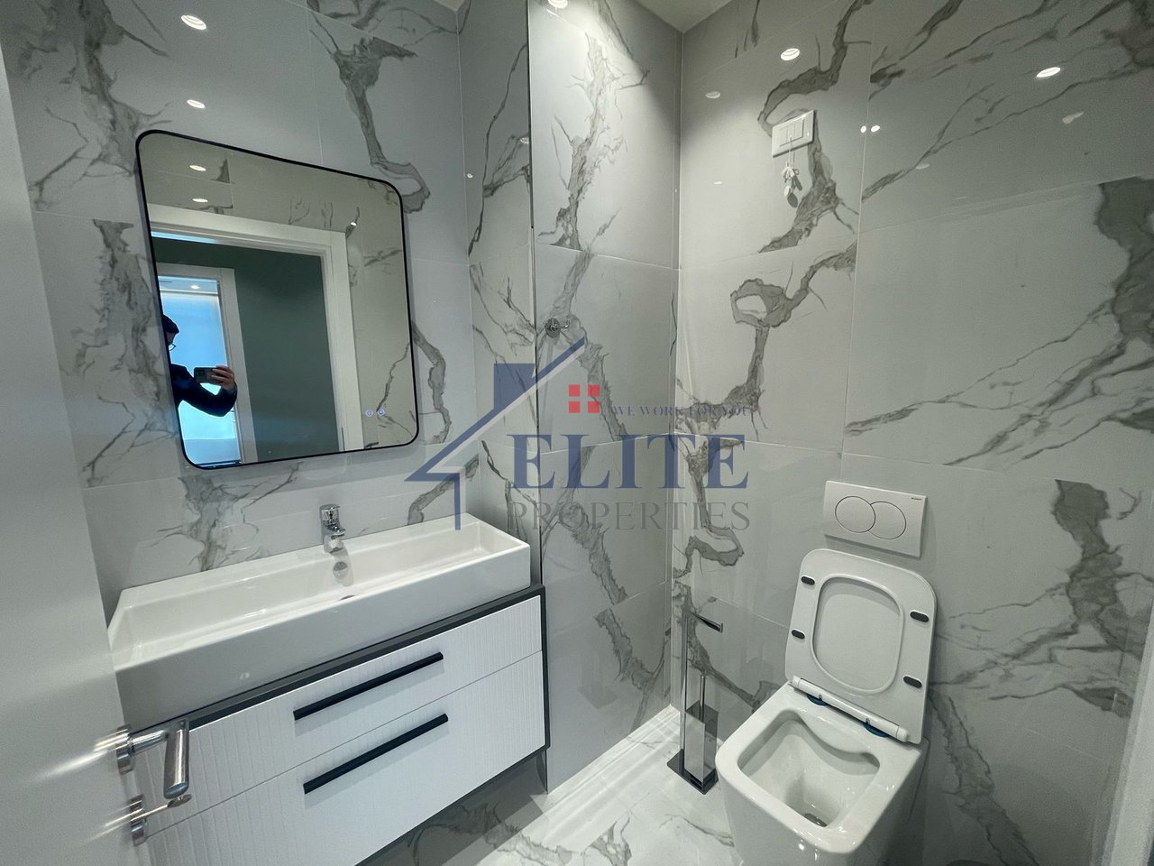 Lake View Residence, al lago artificiale di Tirana, ufficio in affitto