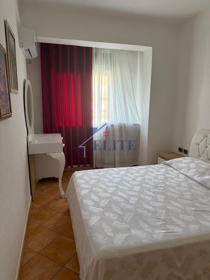 Vlore, Lungomare, 1+1 apartment for sale