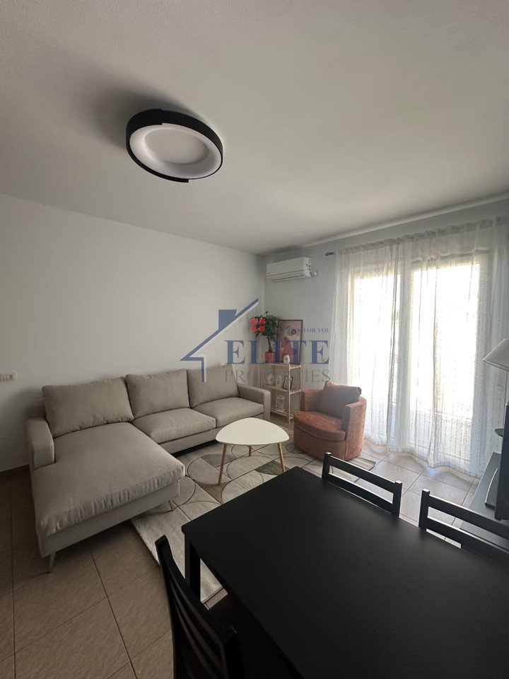 Rruga Mine Peza, prane Prokurosise se Pergjithshme, apartament 1+1 me qira