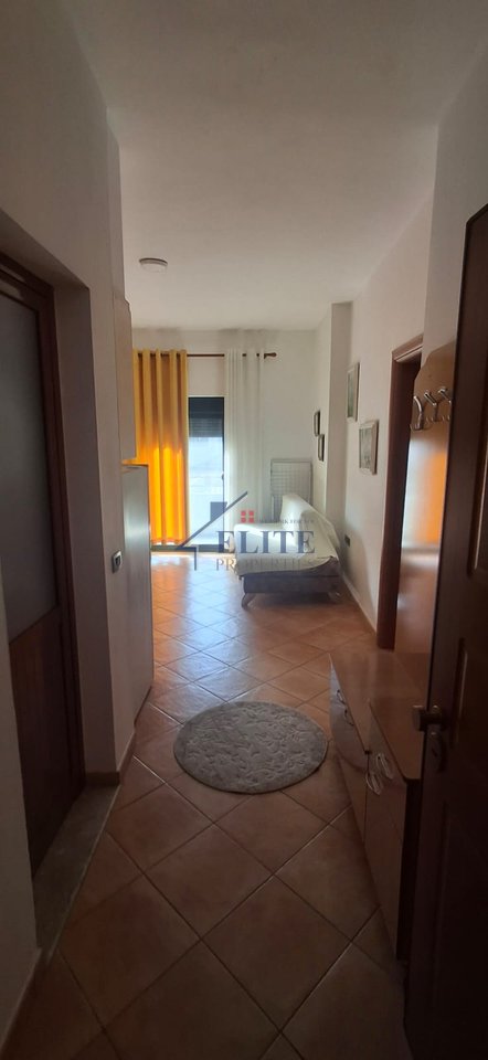Vlore, Lungomare, apartment 1+1 for sale