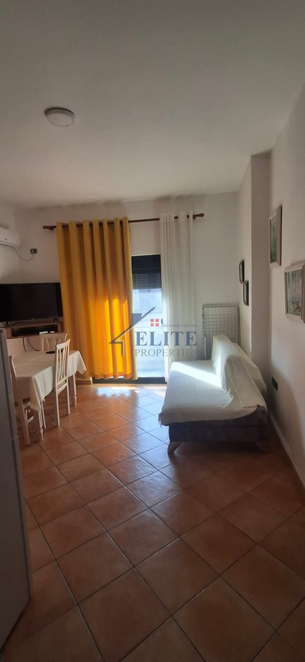 Vlore, Lungomare, apartment 1+1 for sale