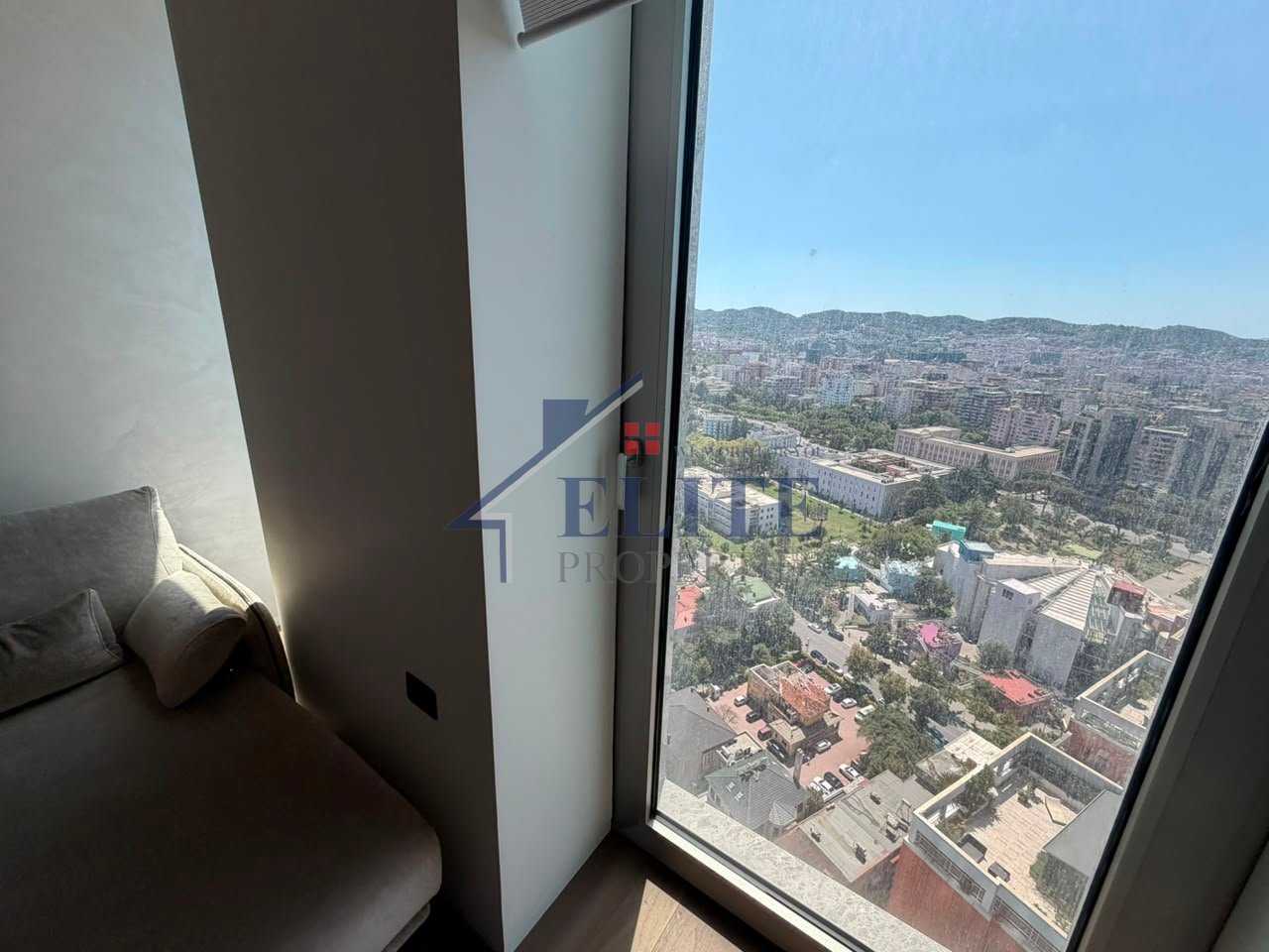 Downtown, premium luxury apartment for rent