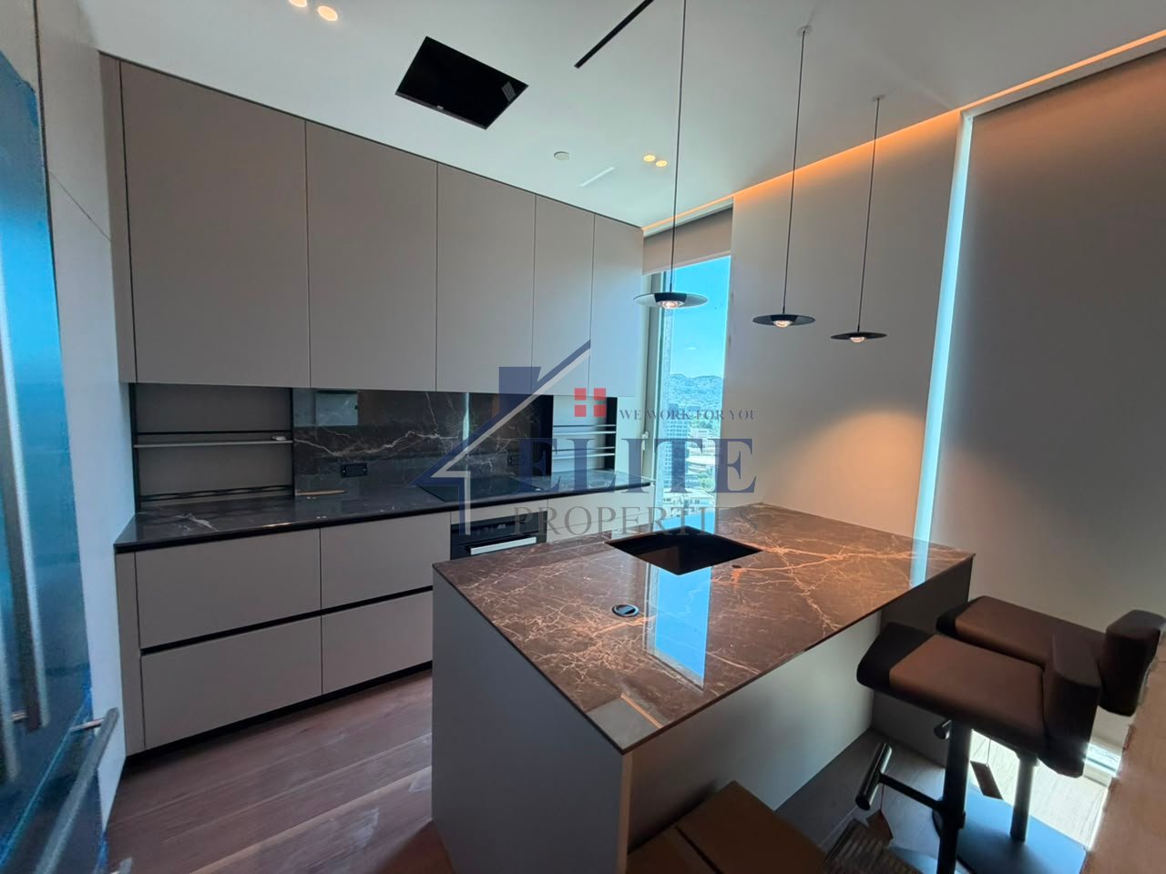 Downtown, premium luxury apartment for rent