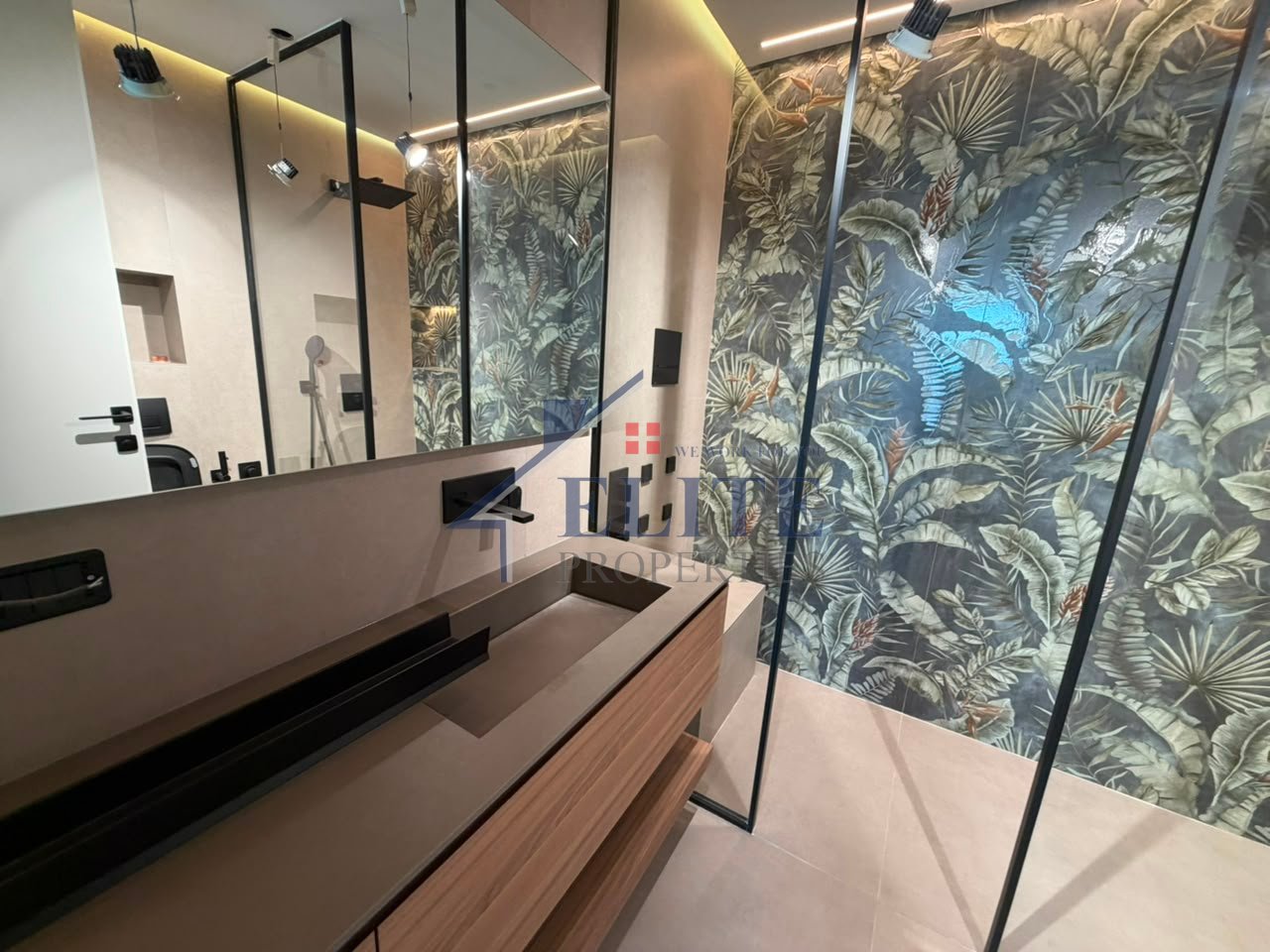 Downtown, premium luxury apartment for rent
