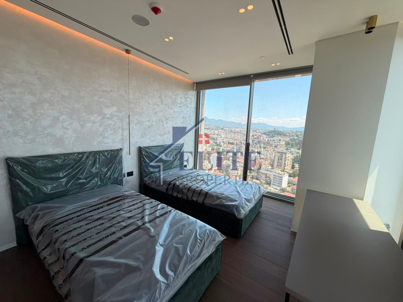 Downtown, premium luxury apartment for rent
