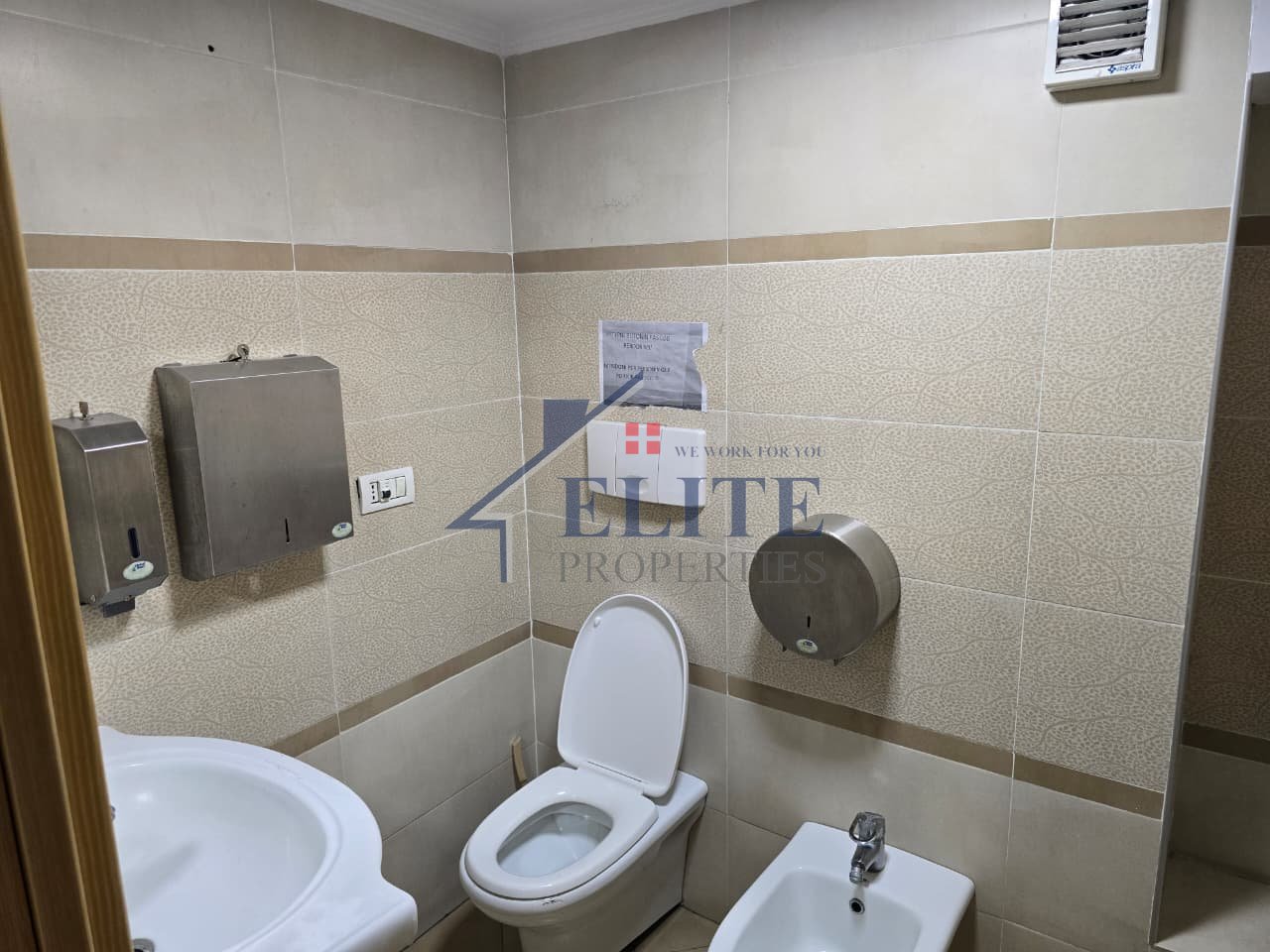 21 Dhjetori, zyrë me qira – pranë Spitalit Gjerman