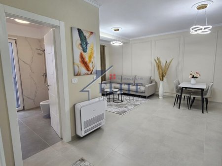 Vila L 2, Astir, apartament 2+1 me qera