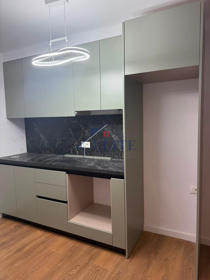 Qender, tre apartamente 1+1 ne shitje