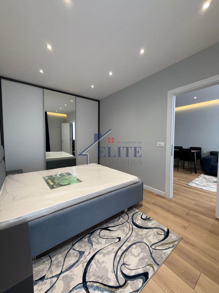 Rruga Myslym Shyri, apartament 1+1 në shitje
