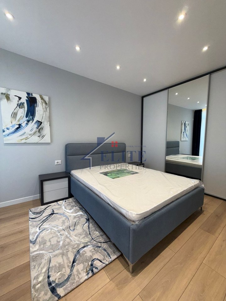 Rruga Myslym Shyri, apartament 1+1 në shitje