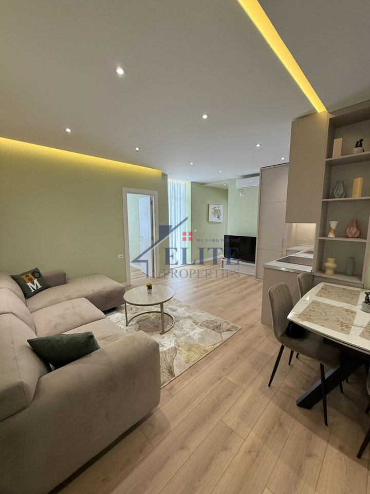 Rruga Myslym Shyri, apartament 2+1 në shitje