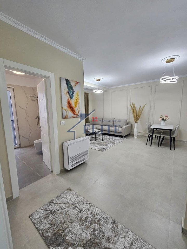 Vila L 2, Astir, apartament 2+1 me qera