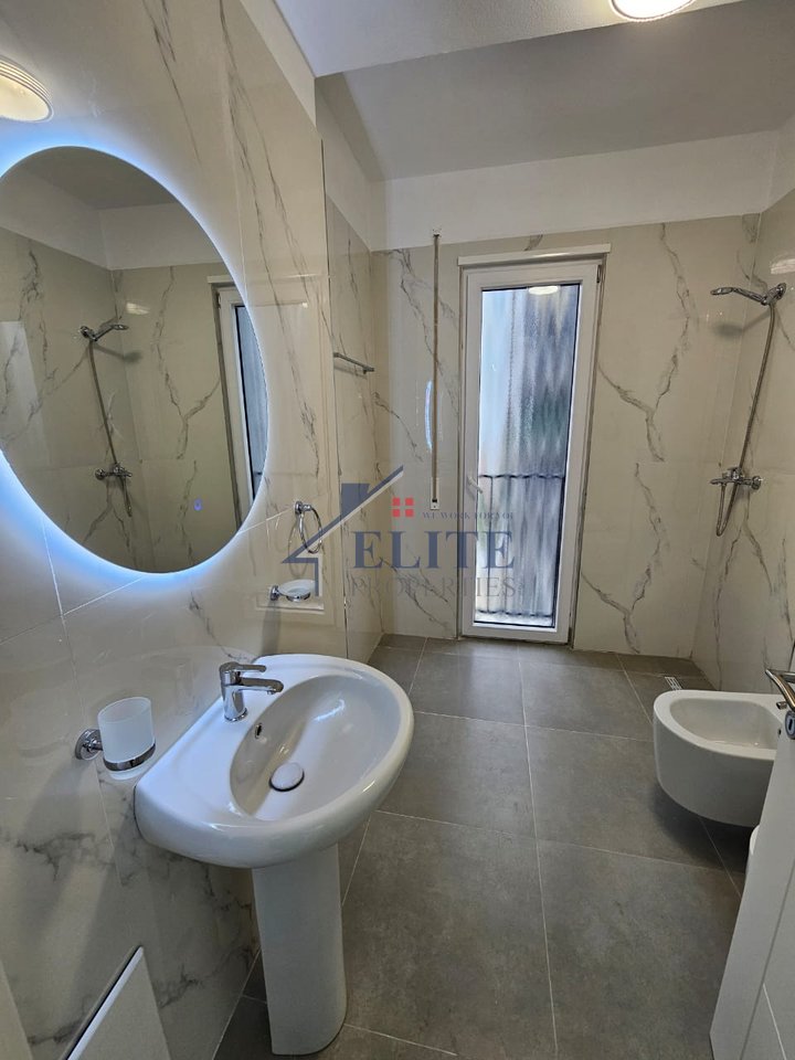 Vila L 2, Astir, apartament 2+1 me qera