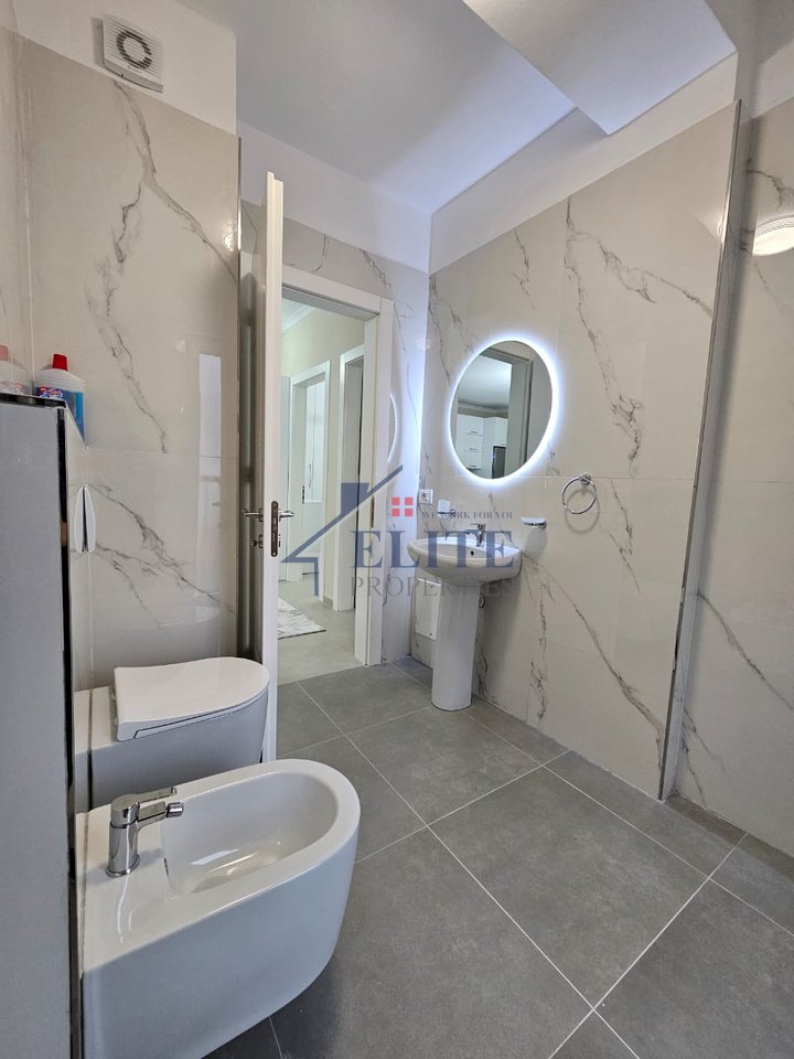 Vila L 2, Astir, apartament 2+1 me qera