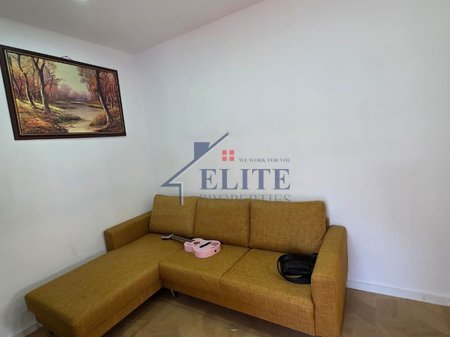 Rruga "Siri Kodra", Brenda Unazës së Vogël apartament 2+1 ne shitje