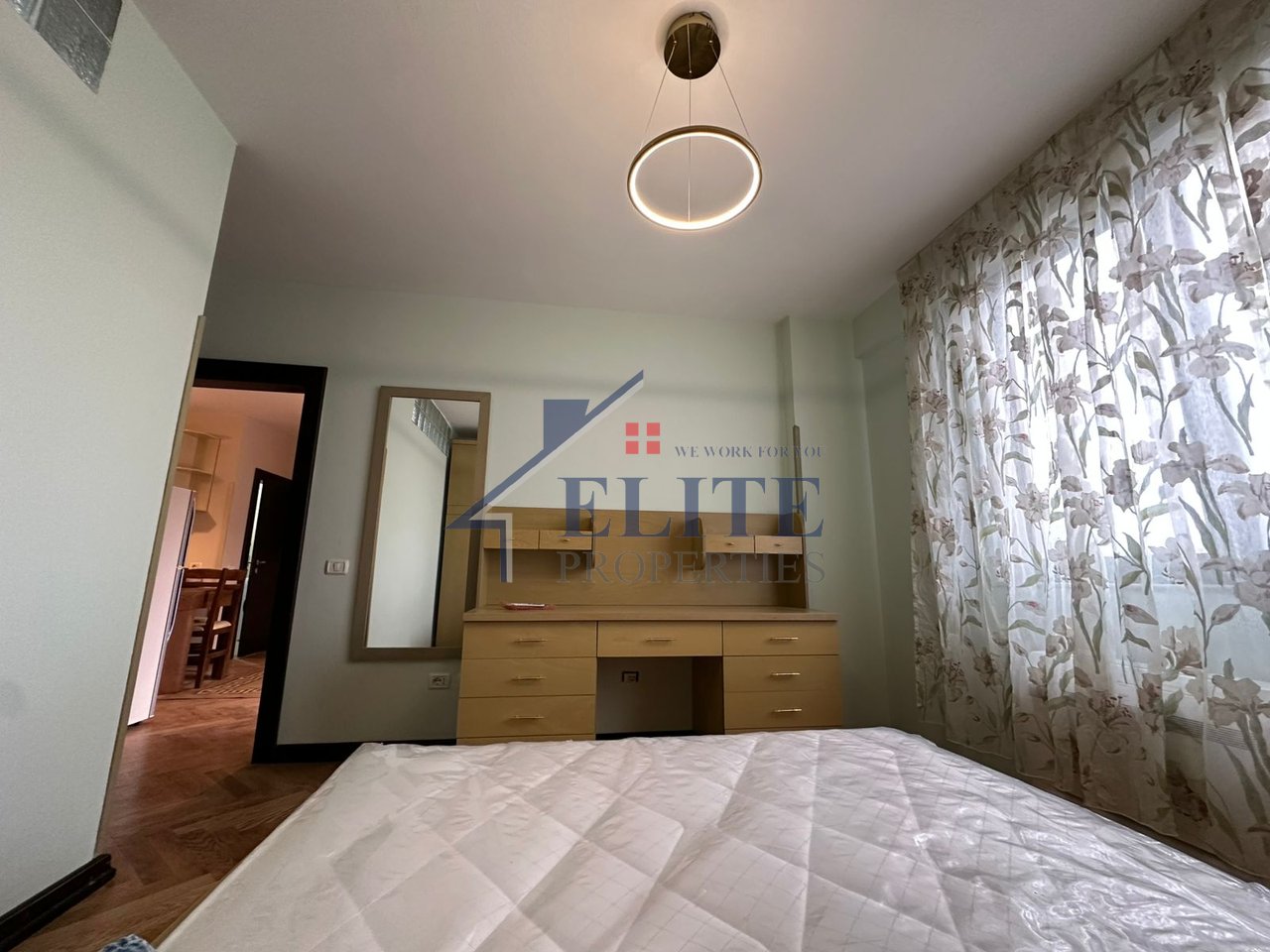 Pazari i Ri, apartament 1+1 me qera