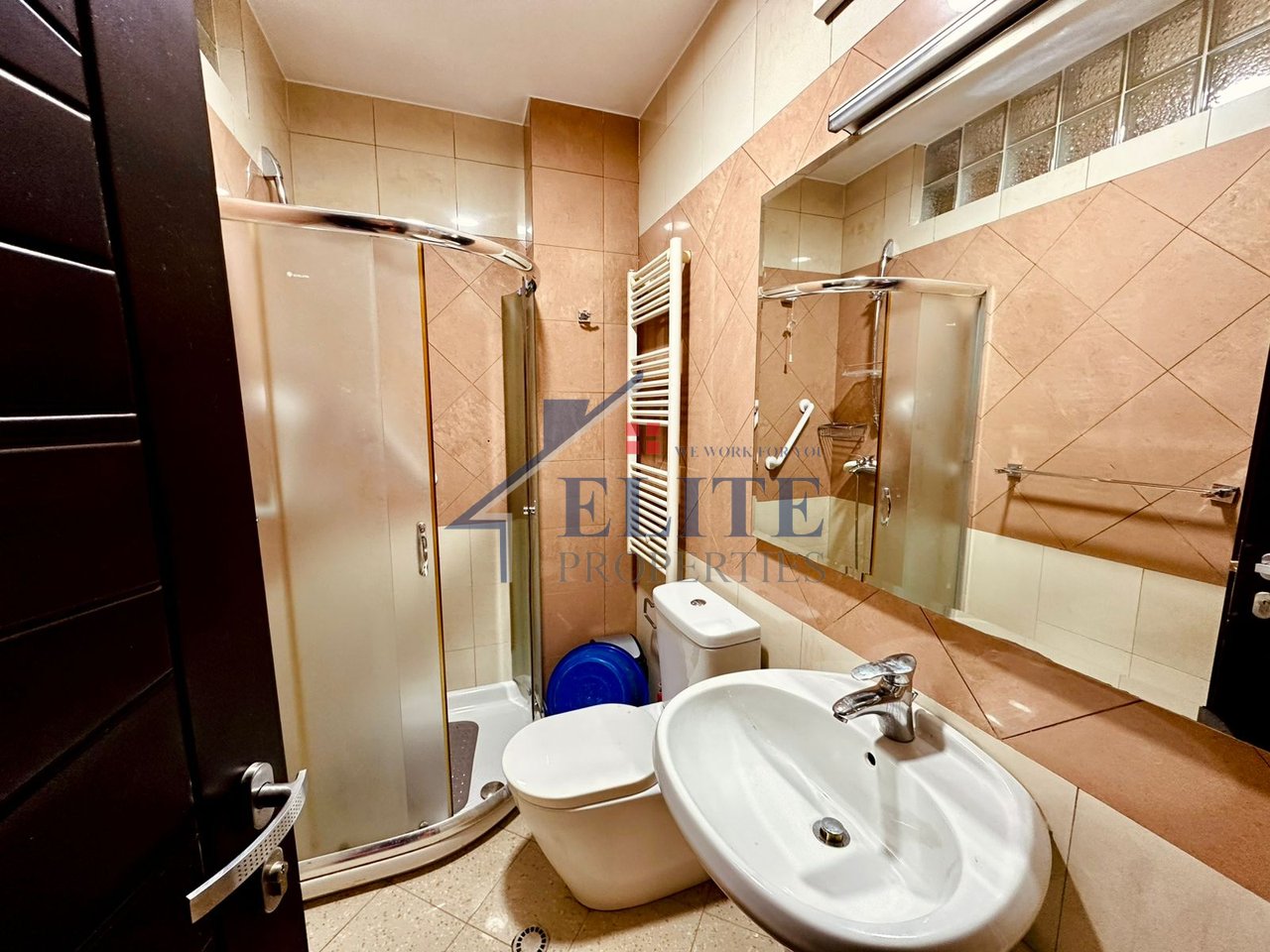 Pazari i Ri, apartament 1+1 me qera