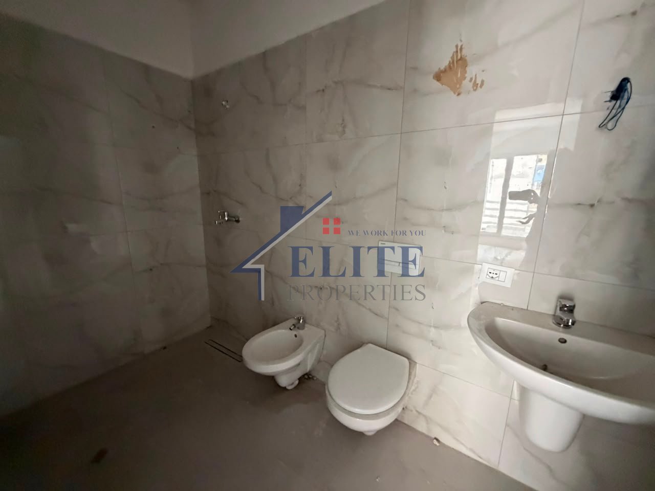 Rruga "Dritan Hoxha", ne kompleksin E-88 , apartament  3+1 në shitje