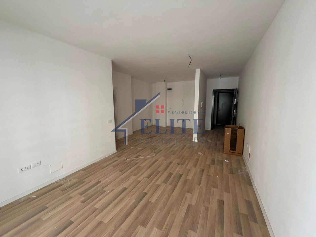 Rruga "Dritan Hoxha", ne kompleksin E-88 , apartament  2+1 në shitje
