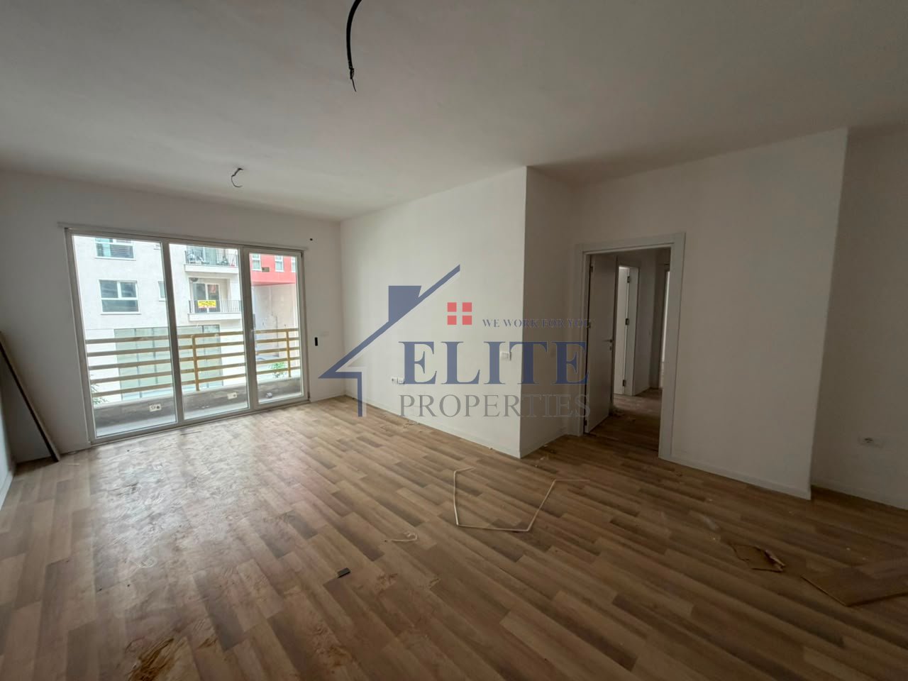 Rruga "Dritan Hoxha", ne kompleksin E-88 , apartament  2+1 në shitje