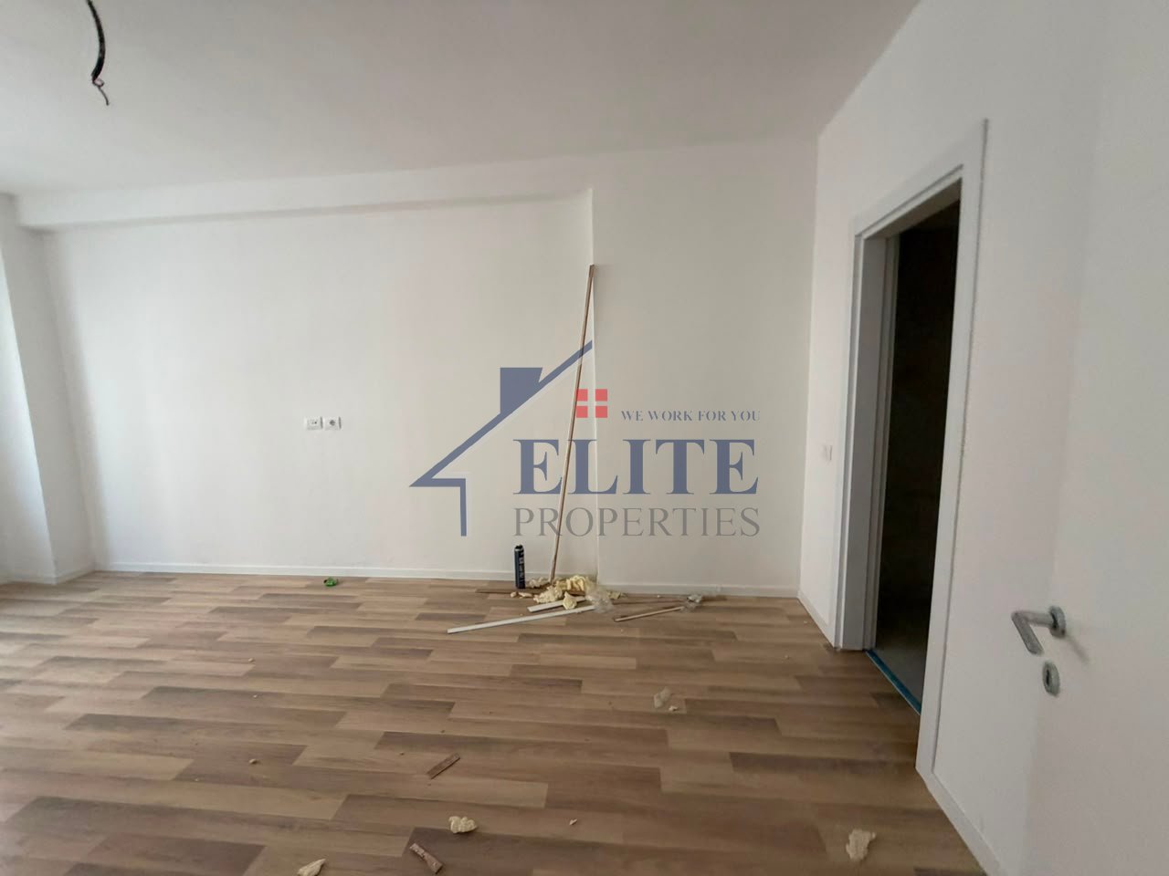 Rruga "Dritan Hoxha", ne kompleksin E-88 , apartament  2+1 në shitje