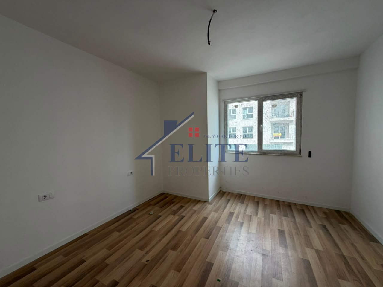 Rruga "Dritan Hoxha", ne kompleksin E-88 , apartament  2+1 në shitje