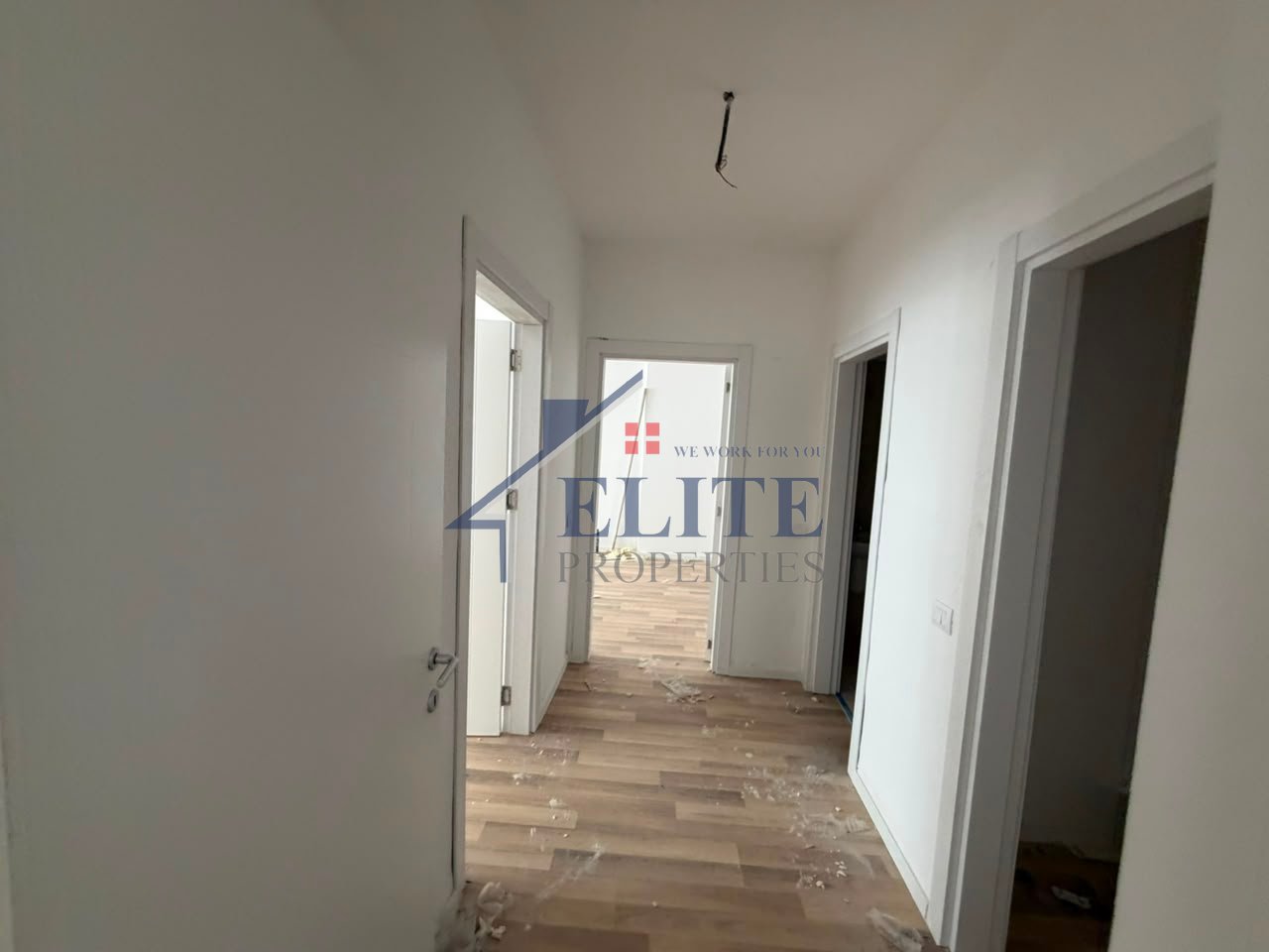 Rruga "Dritan Hoxha", ne kompleksin E-88 , apartament  2+1 në shitje