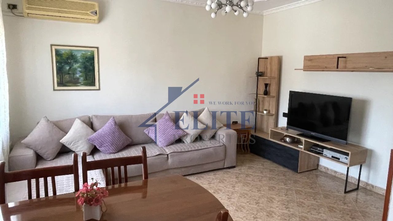 Xhamllik, appartamento 1+1 in affitto