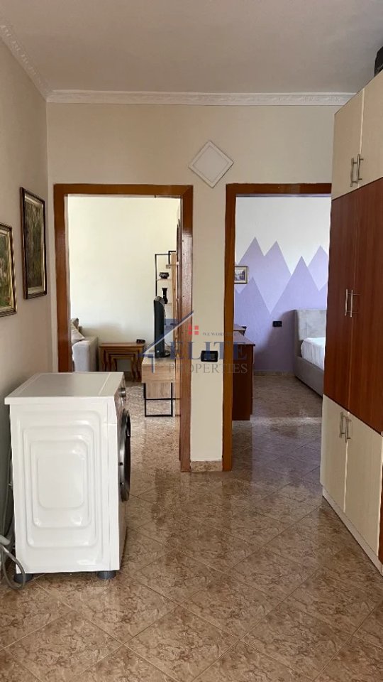 Xhamllik, appartamento 1+1 in affitto