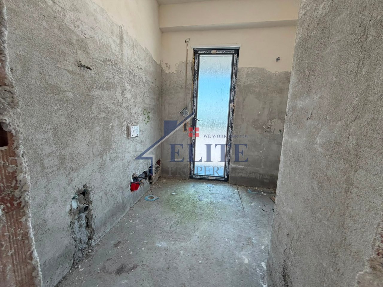 Turquoise Marina – apartament 1+1 me verandë në shitje