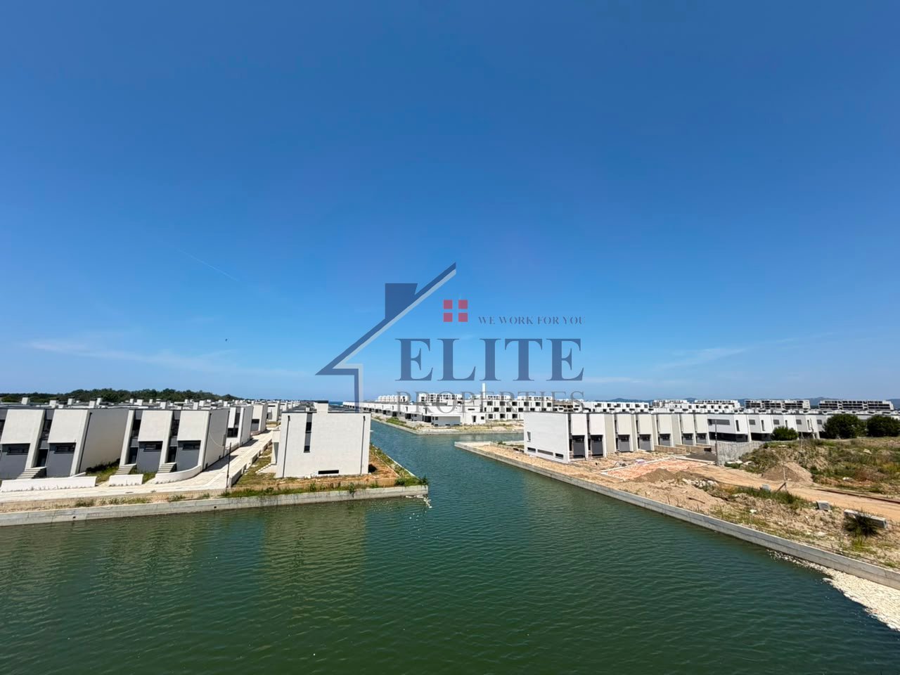 Turquoise Marina – apartament 1+1 me verandë në shitje
