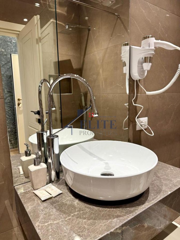 Vlorë, hotel in vendita – ottima opportunità di investimento