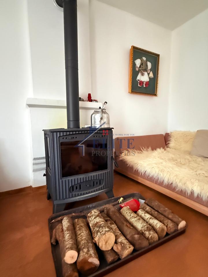 Bërzhitë, shtëpi fshati me qira