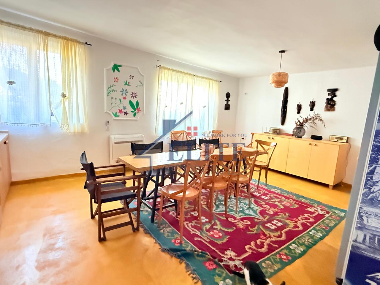 Bërzhitë, shtëpi fshati me qira