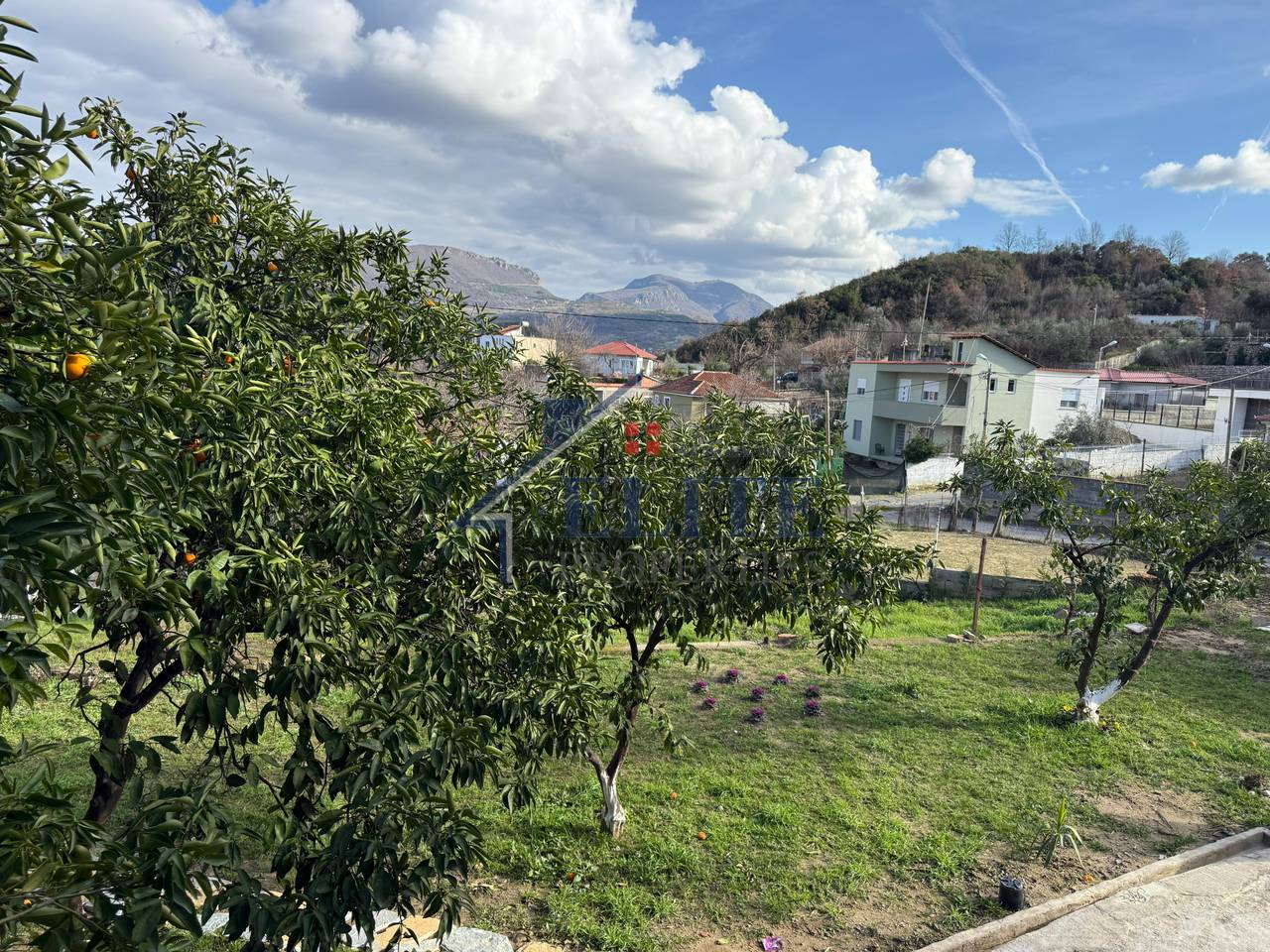 Bërzhitë, shtëpi fshati me qira