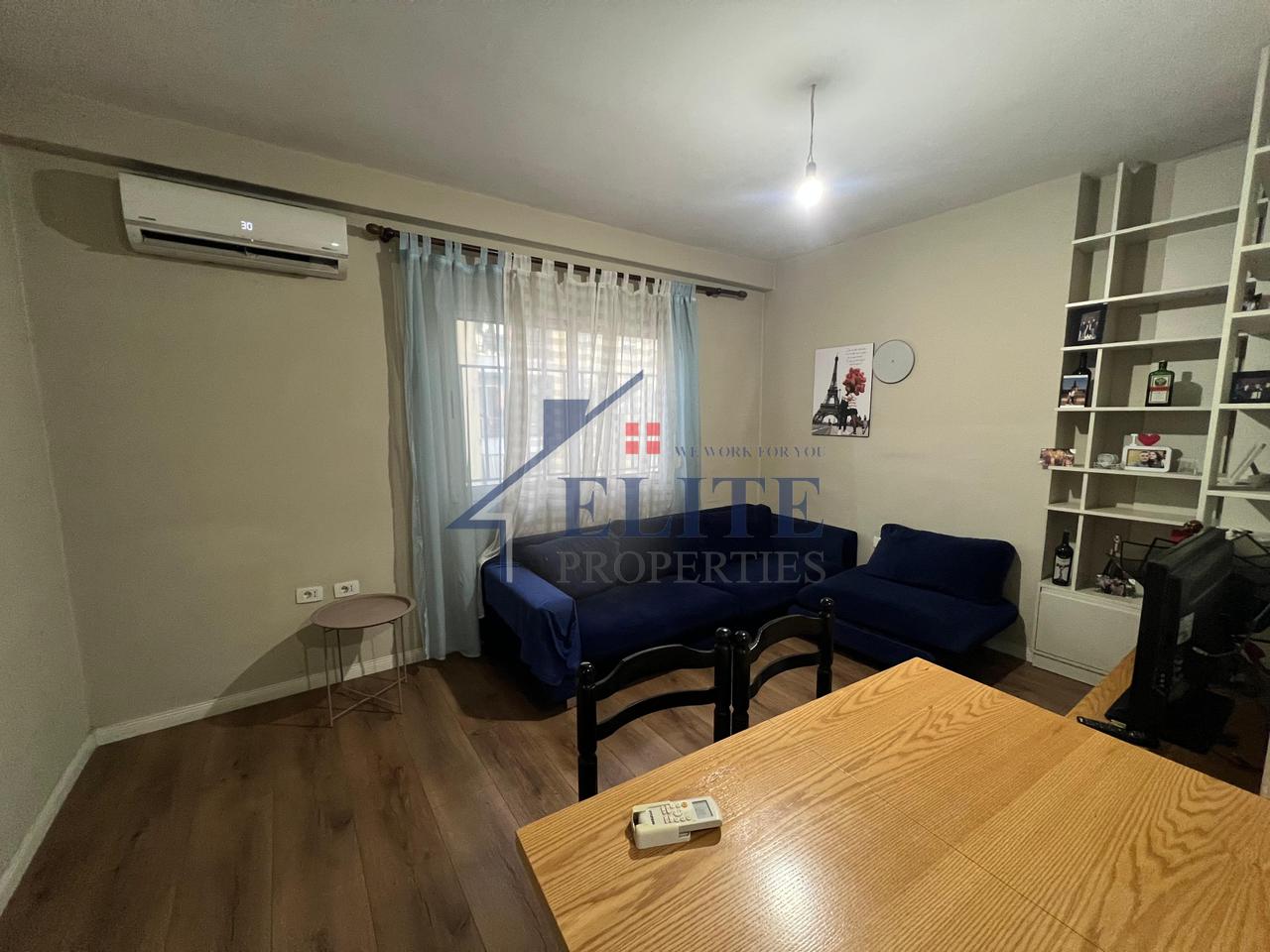 Pallatet Cabej, apartament 1+1 në shitje