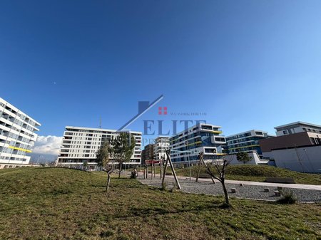 Univers City, shop for sale