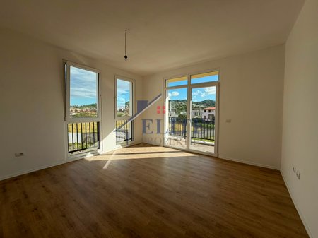 Sauk i Vjetër, apartament 2+1 në shitje