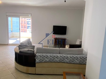 Astir, prane Well, shitet apartament 2+1+verande
