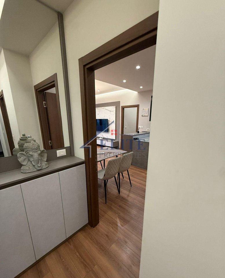 Near Pharmacy No. 10, a 2+1+2 apartment is for rent