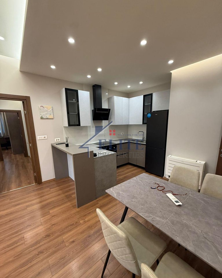 Near Pharmacy No. 10, a 2+1+2 apartment is for rent