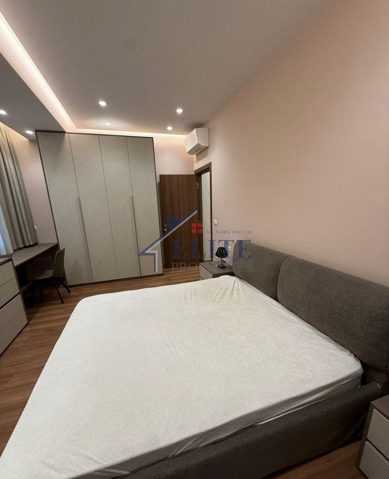 Near Pharmacy No. 10, a 2+1+2 apartment is for rent
