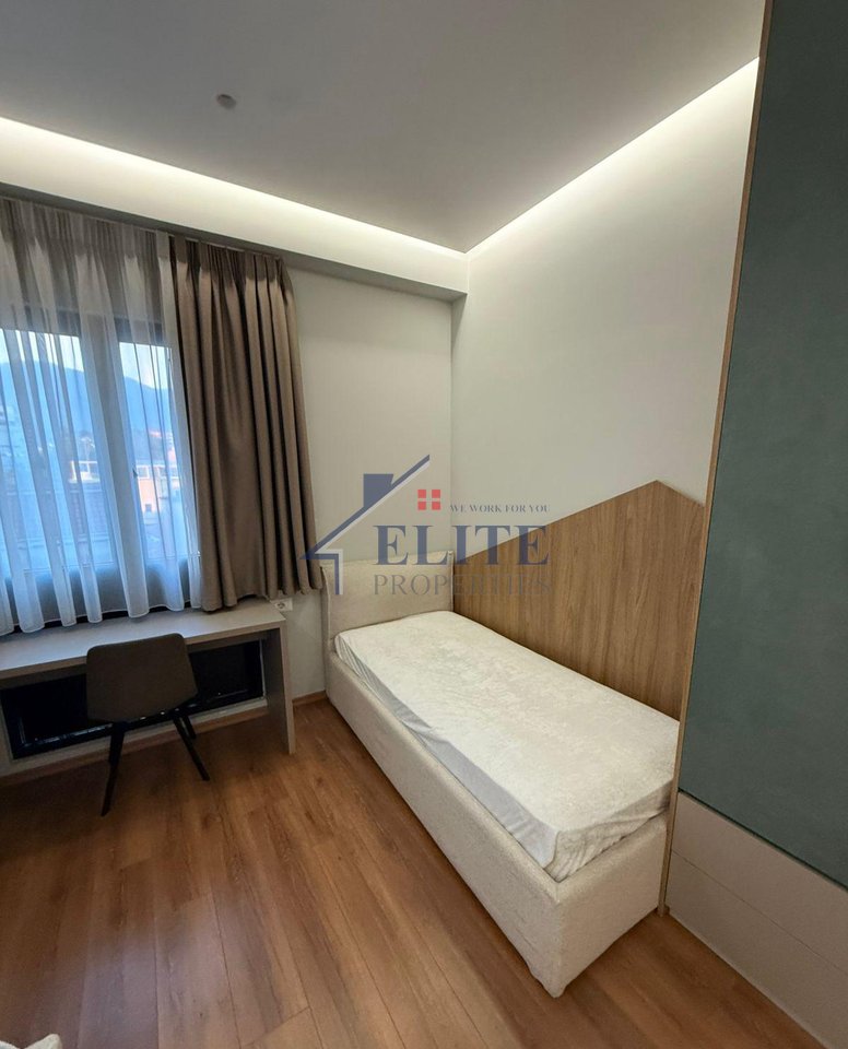 Near Pharmacy No. 10, a 2+1+2 apartment is for rent