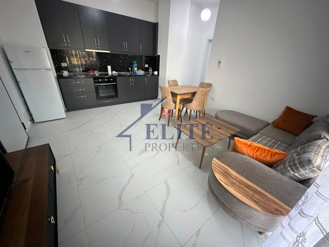 Ish-Fusha e Aviacionit, apartament 1+1 me qira