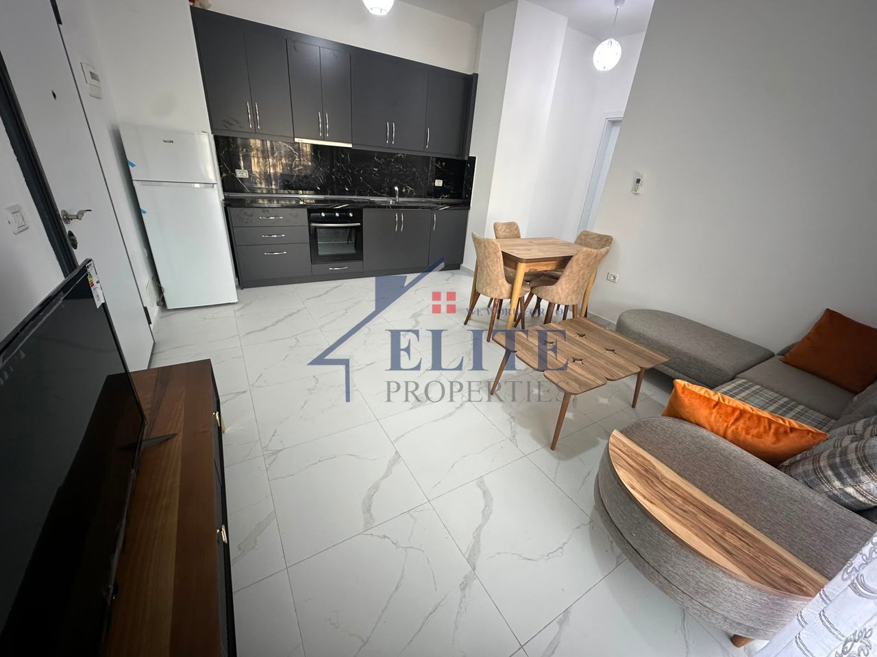 Ish-Fusha e Aviacionit, apartament 1+1 me qira